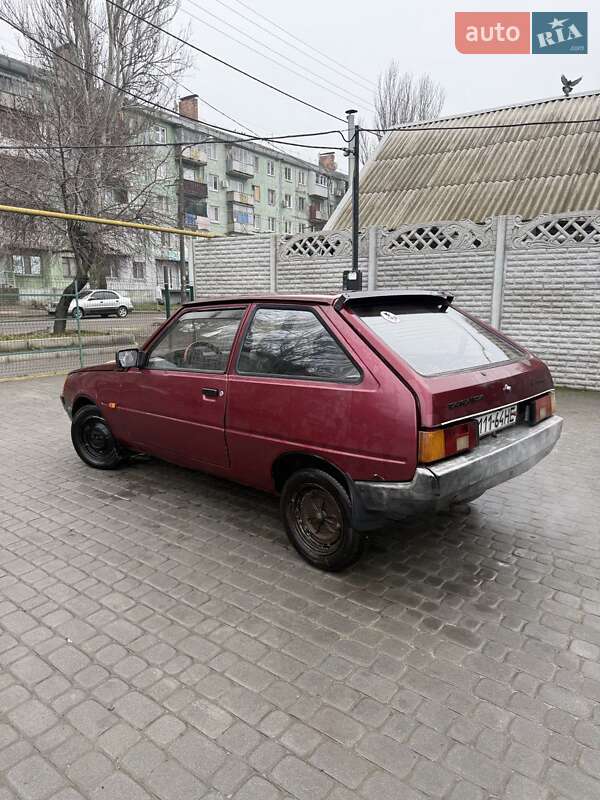Хэтчбек ЗАЗ 1102 Таврия-Нова 2001 в Запорожье фото 5 Хэтчбек ЗАЗ 1102 Таврия-Нова 2001 в Запорожье