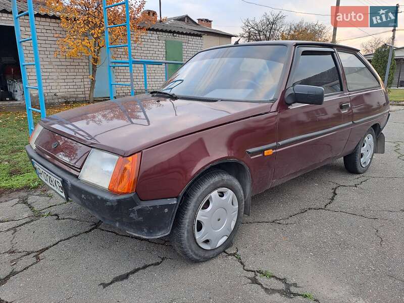 Хетчбек ЗАЗ 1102 Таврія-Нова 2006 в Підгородному фото Хетчбек ЗАЗ 1102 Таврія-Нова 2006 в Підгородному