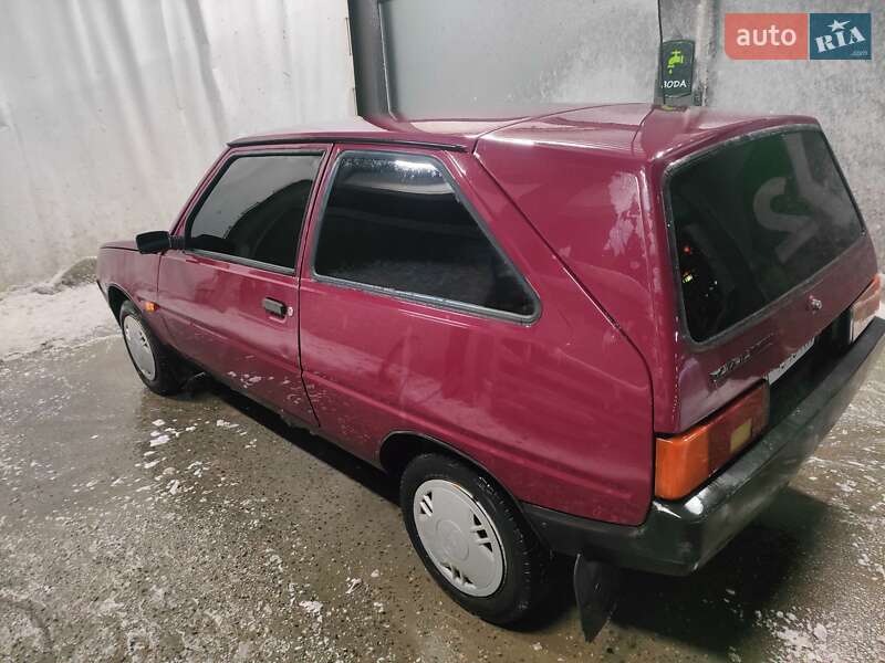 Хетчбек ЗАЗ 1102 Таврія-Нова 2004 в Харкові