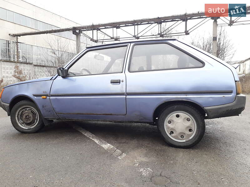 Хэтчбек ЗАЗ 1102 Таврия 2002 в Киеве