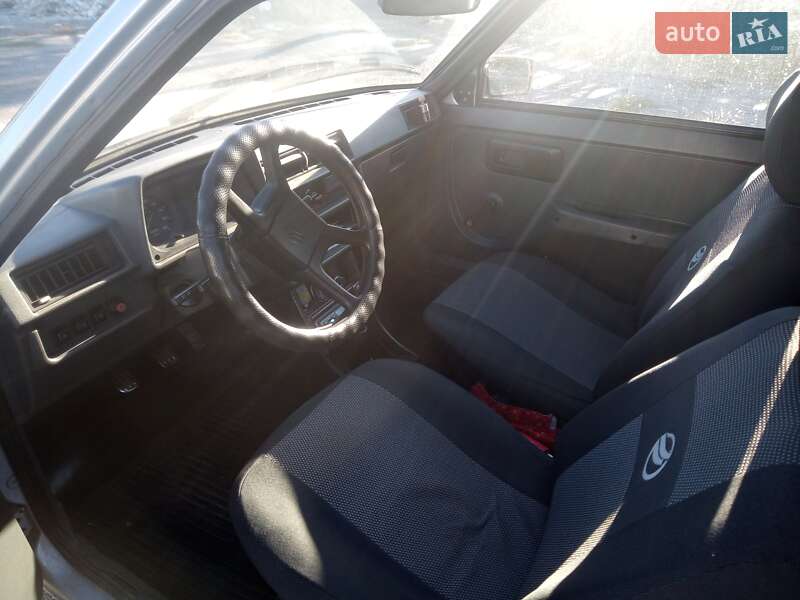 Хетчбек ЗАЗ 1102 Таврія 2004 в Одесі