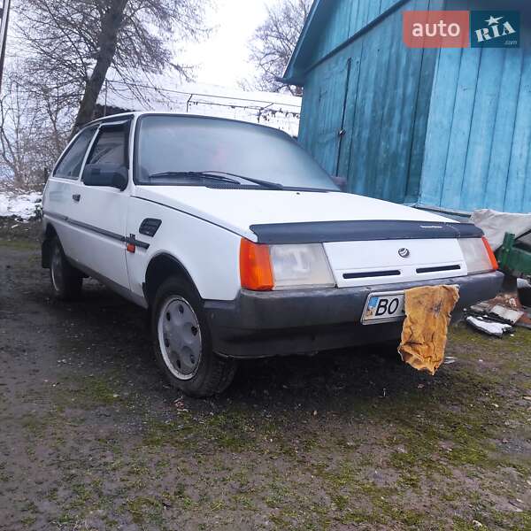 Хэтчбек ЗАЗ 1102 Таврия 2003 в Кременце