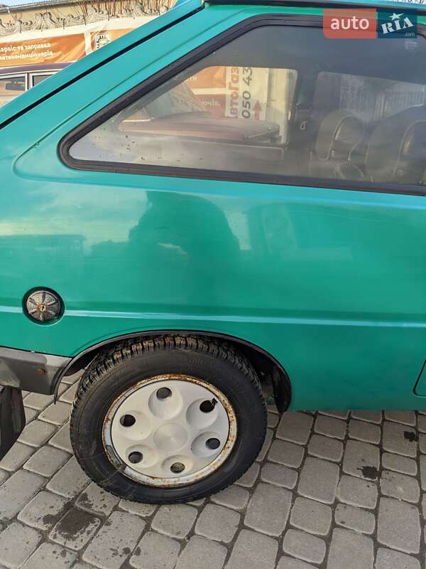 Хэтчбек ЗАЗ 1102 Таврия 2002 в Ивано-Франковске
