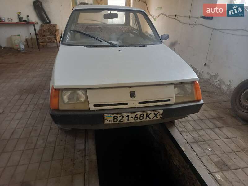 Хэтчбек ЗАЗ 1102 Таврия 1998 в Тараще