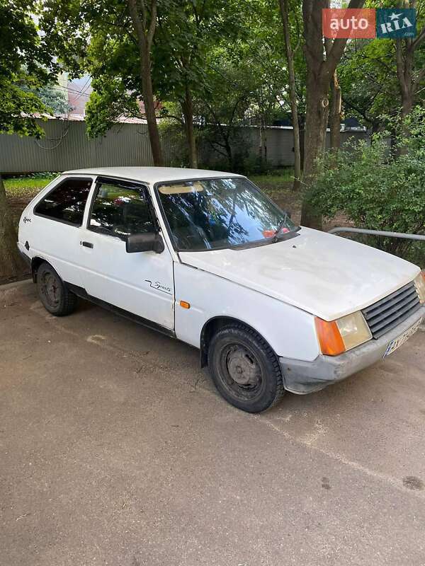 Хэтчбек ЗАЗ 1102 Таврия 1993 в Харькове