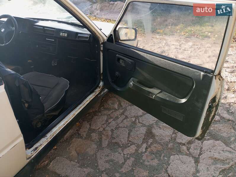 Хэтчбек ЗАЗ 1102 Таврия 1990 в Новоукраинке