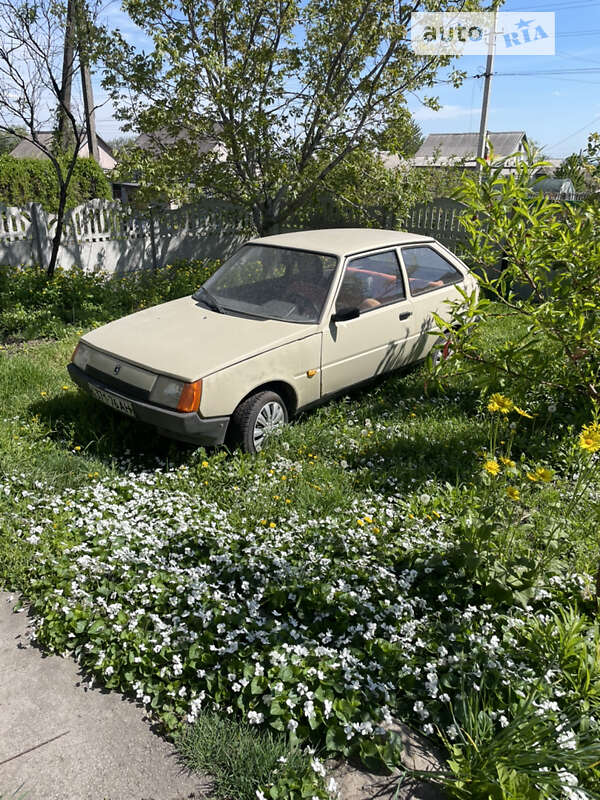 Хэтчбек ЗАЗ 1102 Таврия 1993 в 