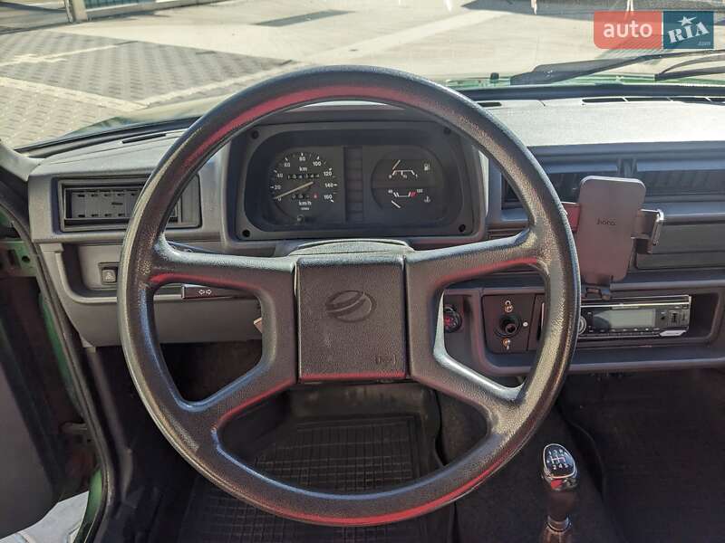 Хэтчбек ЗАЗ 1102 Таврия 2003 в Киеве