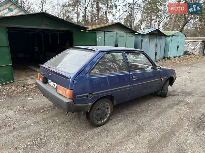 Хэтчбек ЗАЗ 1102 Таврия 2004 в Киеве