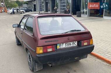 Хетчбек ЗАЗ 1102 Таврія 2001 в 
