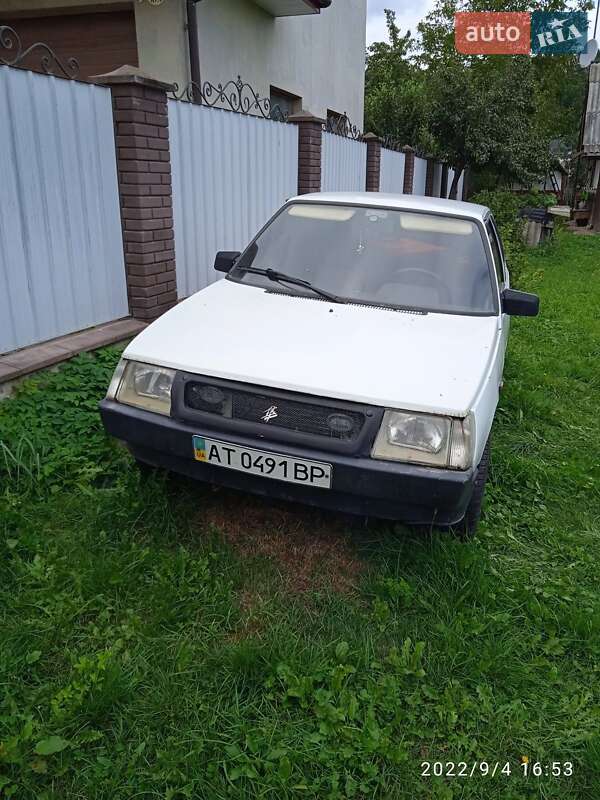 Хэтчбек ЗАЗ 1102 Таврия 1992 в Калуше