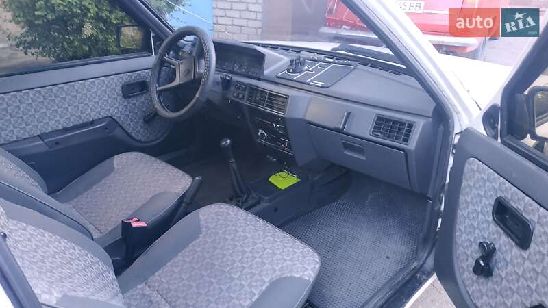 Хэтчбек ЗАЗ 1102 Таврия 2001 в Каменском