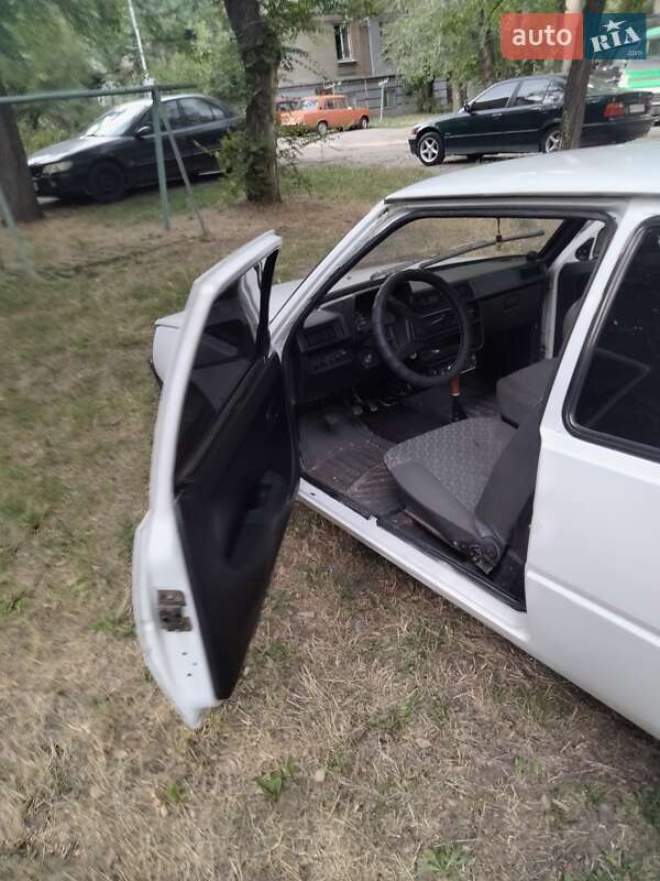 Хэтчбек ЗАЗ 1102 Таврия 1991 в Запорожье