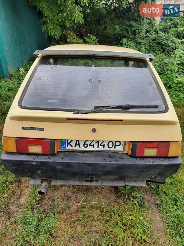 Хетчбек ЗАЗ 1102 Таврія 1989 в Десні