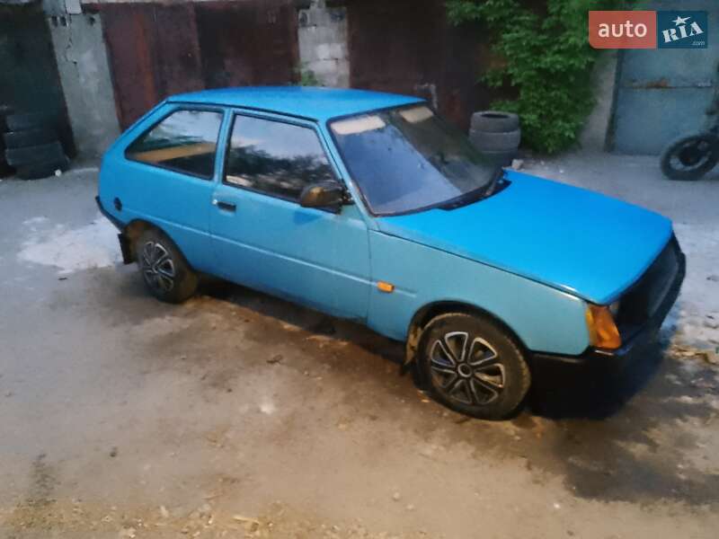 Хэтчбек ЗАЗ 1102 Таврия 1990 в Каменском