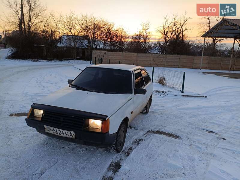 Хэтчбек ЗАЗ 1102 Таврия 1993 в Кривом Роге