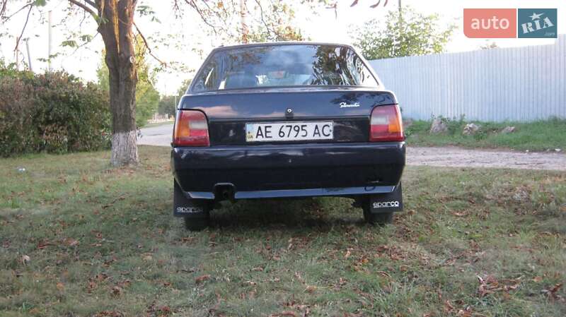 Лифтбек ЗАЗ 1103 Славута 2004 в Днепре