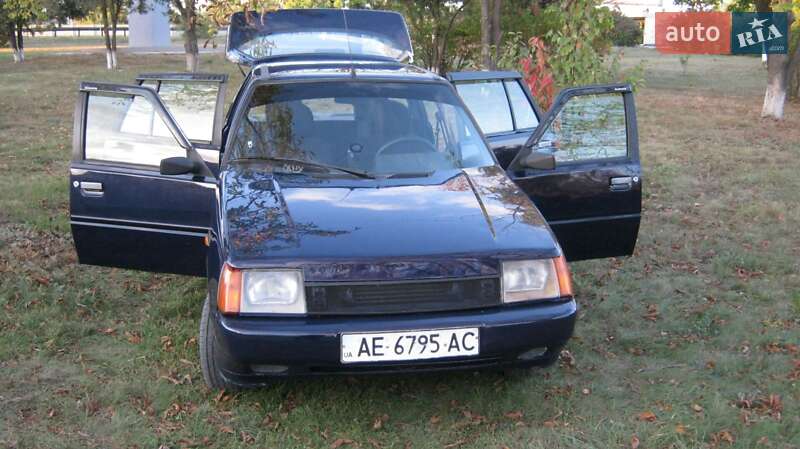 Лифтбек ЗАЗ 1103 Славута 2004 в Днепре