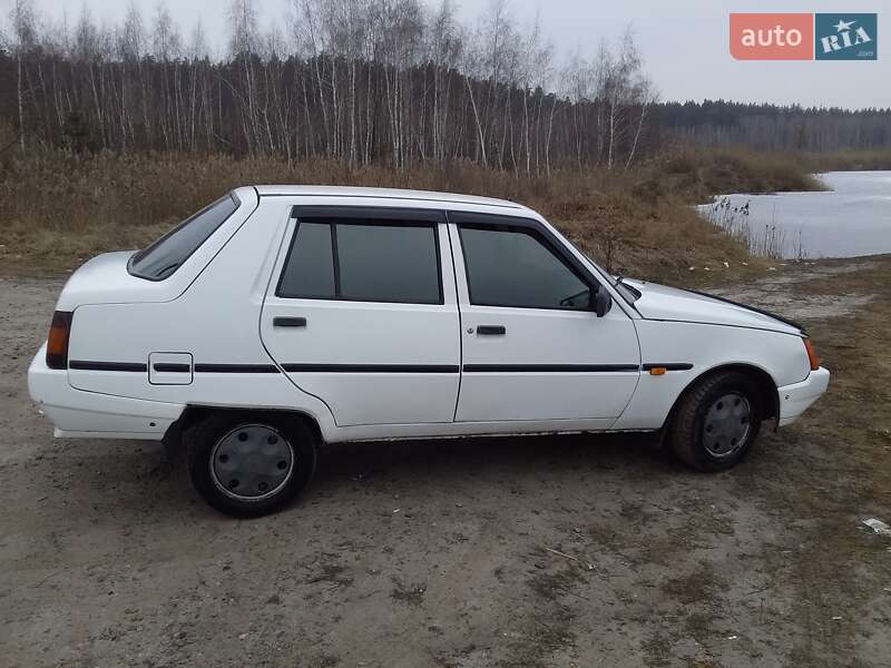 Хэтчбек ЗАЗ 1103 Славута 2006 в Ахтырке фото 6 Хэтчбек ЗАЗ 1103 Славута 2006 в Ахтырке