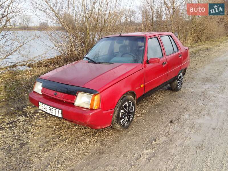 Седан ЗАЗ 1103 Славута 2003 в 