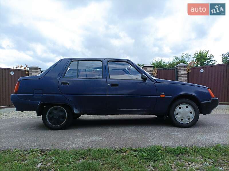 Ліфтбек ЗАЗ 1103 Славута 2004 в Івано-Франківську