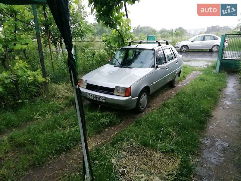 Ліфтбек ЗАЗ 1103 Славута 2004 в Ужгороді