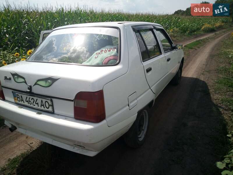 Лифтбек ЗАЗ 1103 Славута 2007 в Новоархангельске