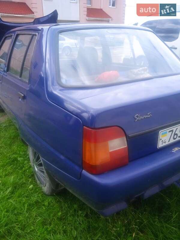 Ліфтбек ЗАЗ 1103 Славута 2003 в Львові