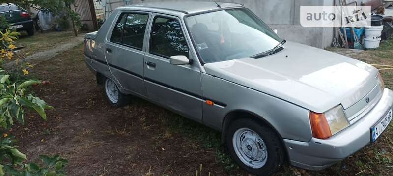 Лифтбек ЗАЗ 1103 Славута 2006 в Киеве