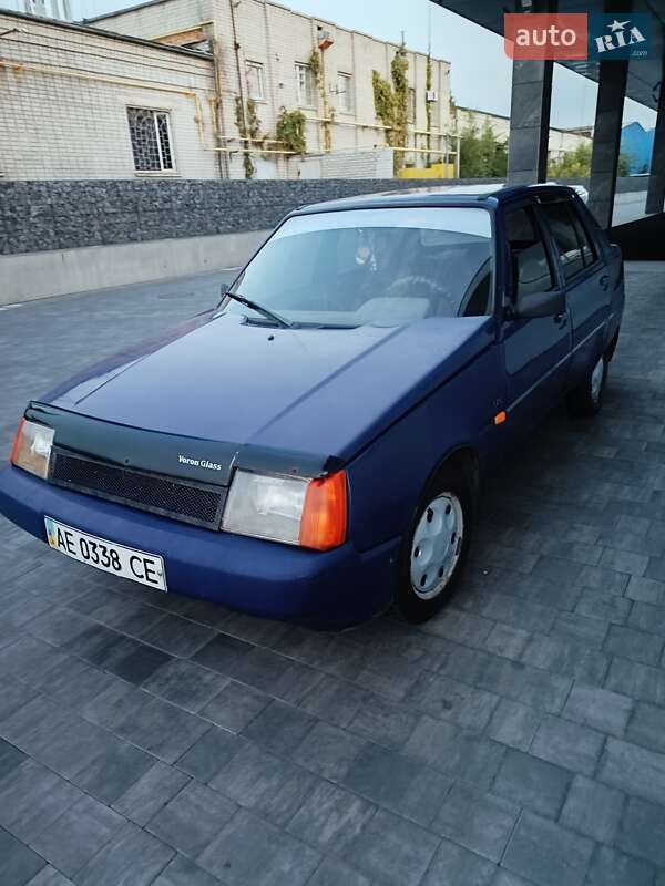 Лифтбек ЗАЗ 1103 Славута 2002 в Днепре