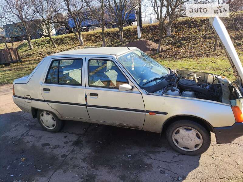 Лифтбек ЗАЗ 1103 Славута 2005 в Липовой Долине
