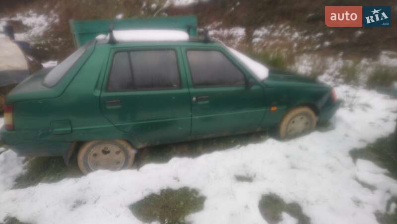 Ліфтбек ЗАЗ 1103 Славута 2002 в Ужгороді