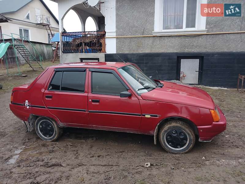 Лифтбек ЗАЗ 1103 Славута 2006 в Чемеровцах