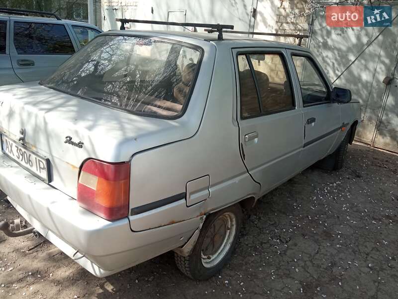 Лифтбек ЗАЗ 1103 Славута 2003 в Харькове фото 4 Лифтбек ЗАЗ 1103 Славута 2003 в Харькове