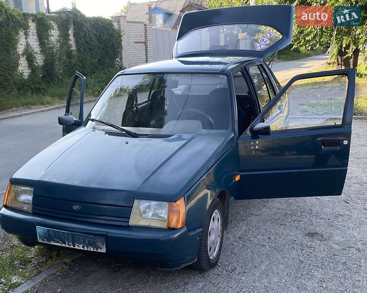 Ліфтбек ЗАЗ 1103 Славута 2004 в Запоріжжі