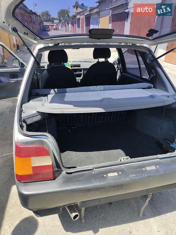 Лифтбек ЗАЗ 1103 Славута 2004 в Николаеве