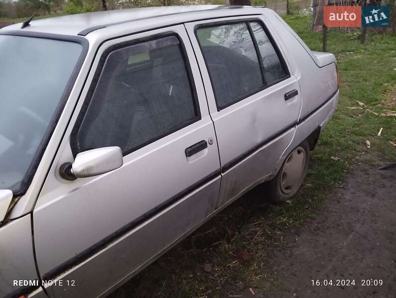 Лифтбек ЗАЗ 1103 Славута 2005 в Ровно