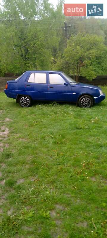 Лифтбек ЗАЗ 1103 Славута 2004 в Виннице фото Лифтбек ЗАЗ 1103 Славута 2004 в Виннице
