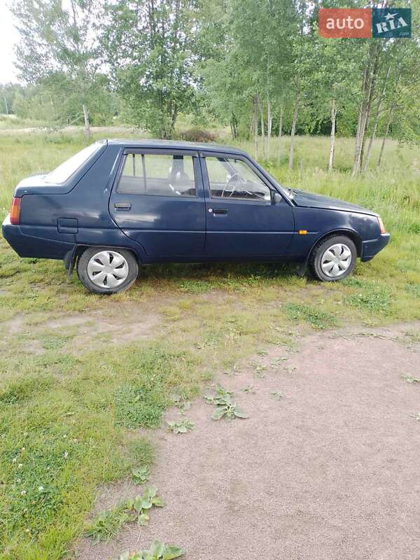 Лифтбек ЗАЗ 1103 Славута 2007 в Сарнах