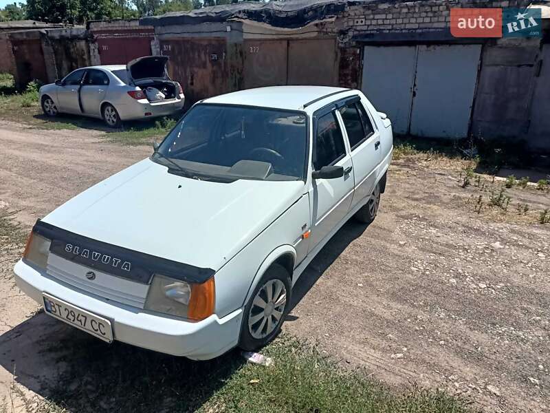 Лифтбек ЗАЗ 1103 Славута 2004 в Кривом Роге