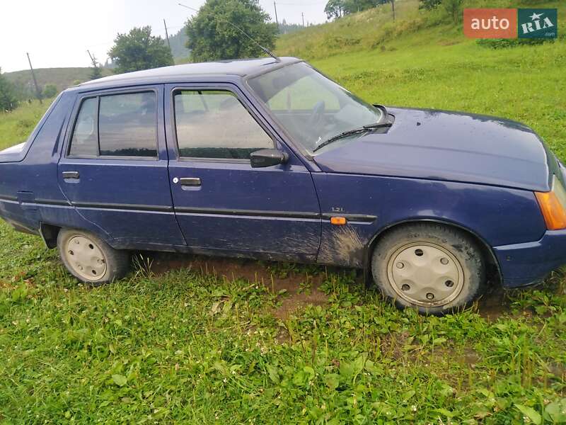 Лифтбек ЗАЗ 1103 Славута 2004 в Славском