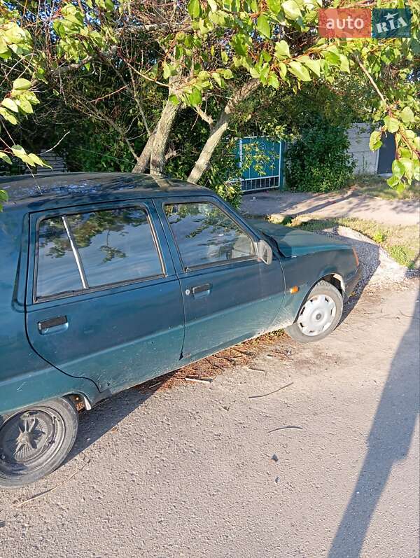 Лифтбек ЗАЗ 1103 Славута 2000 в Калиновке