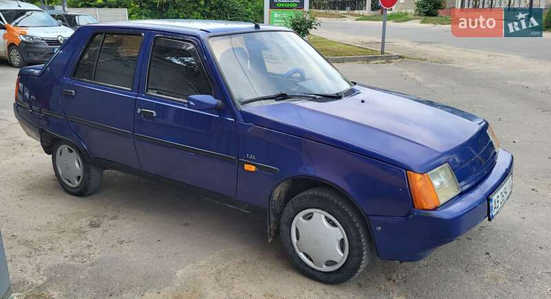 Ліфтбек ЗАЗ 1103 Славута 2002 в Чернівцях фото 4 Ліфтбек ЗАЗ 1103 Славута 2002 в Чернівцях