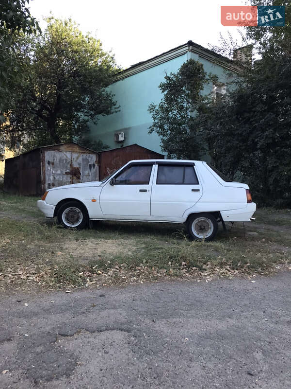 Лифтбек ЗАЗ 1103 Славута 2004 в Запорожье