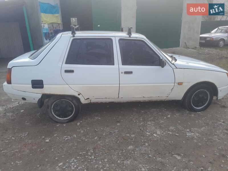 Ліфтбек ЗАЗ 1103 Славута 2002 в Городку