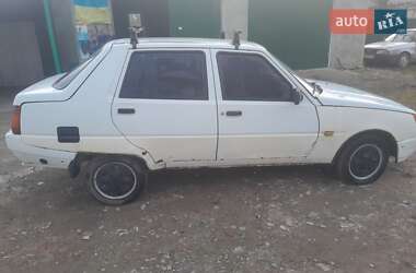 Лифтбек ЗАЗ 1103 Славута 2002 в 