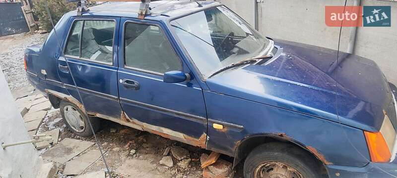 Лифтбек ЗАЗ 1103 Славута 2005 в Карловке