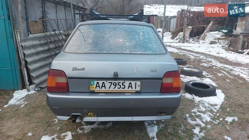 Лифтбек ЗАЗ 1103 Славута 2006 в Киеве