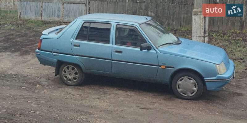 Лифтбек ЗАЗ 1103 Славута 2004 в Яготине