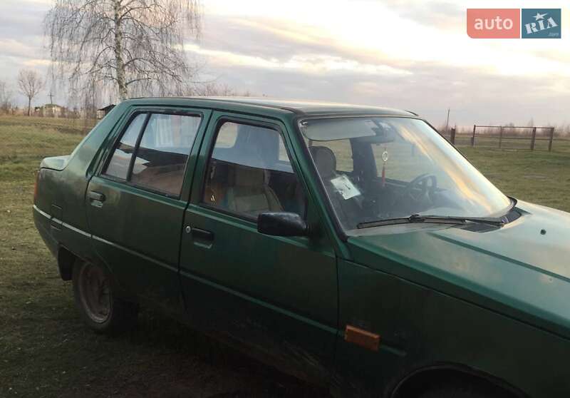 Лифтбек ЗАЗ 1103 Славута 2003 в Львове